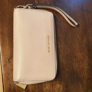 Michael Kors Wallet/Wristlet